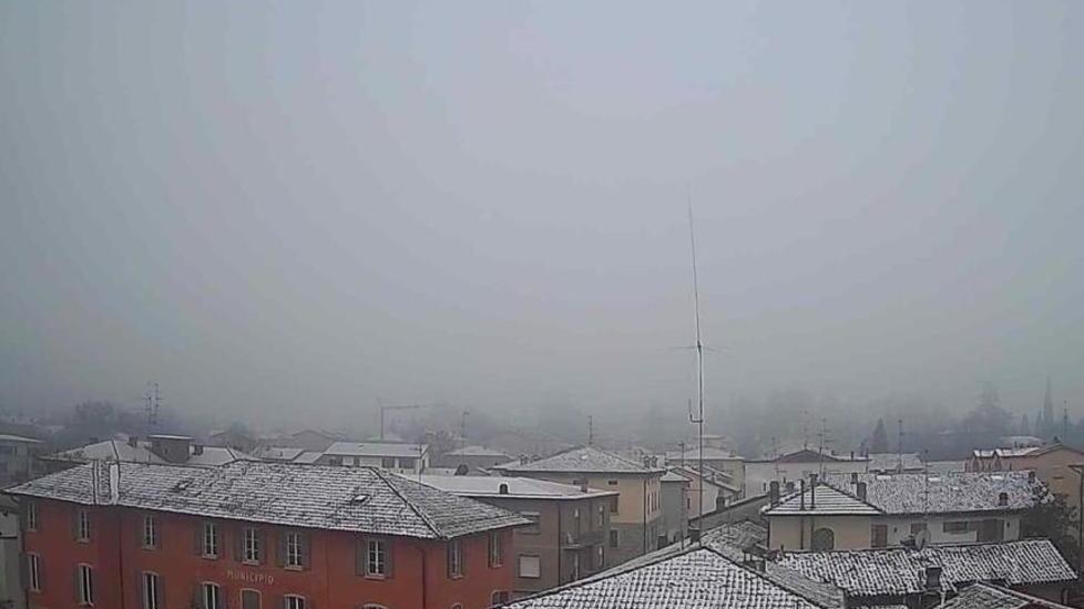 Più freddo che neve ma resta l’allerta