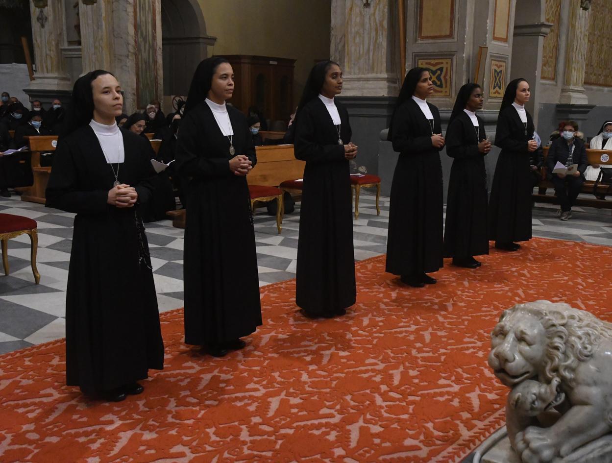 Sei nuove consorelle delle Figlie di San Giuseppe