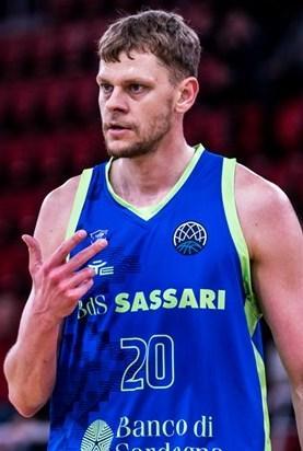 Burnell prova a salvare la faccia, Logan e Bendzius fuori fase