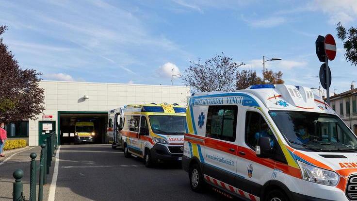 Cade in una buca, si rompe un dito e chiede al Comune di Empoli 9.000 euro