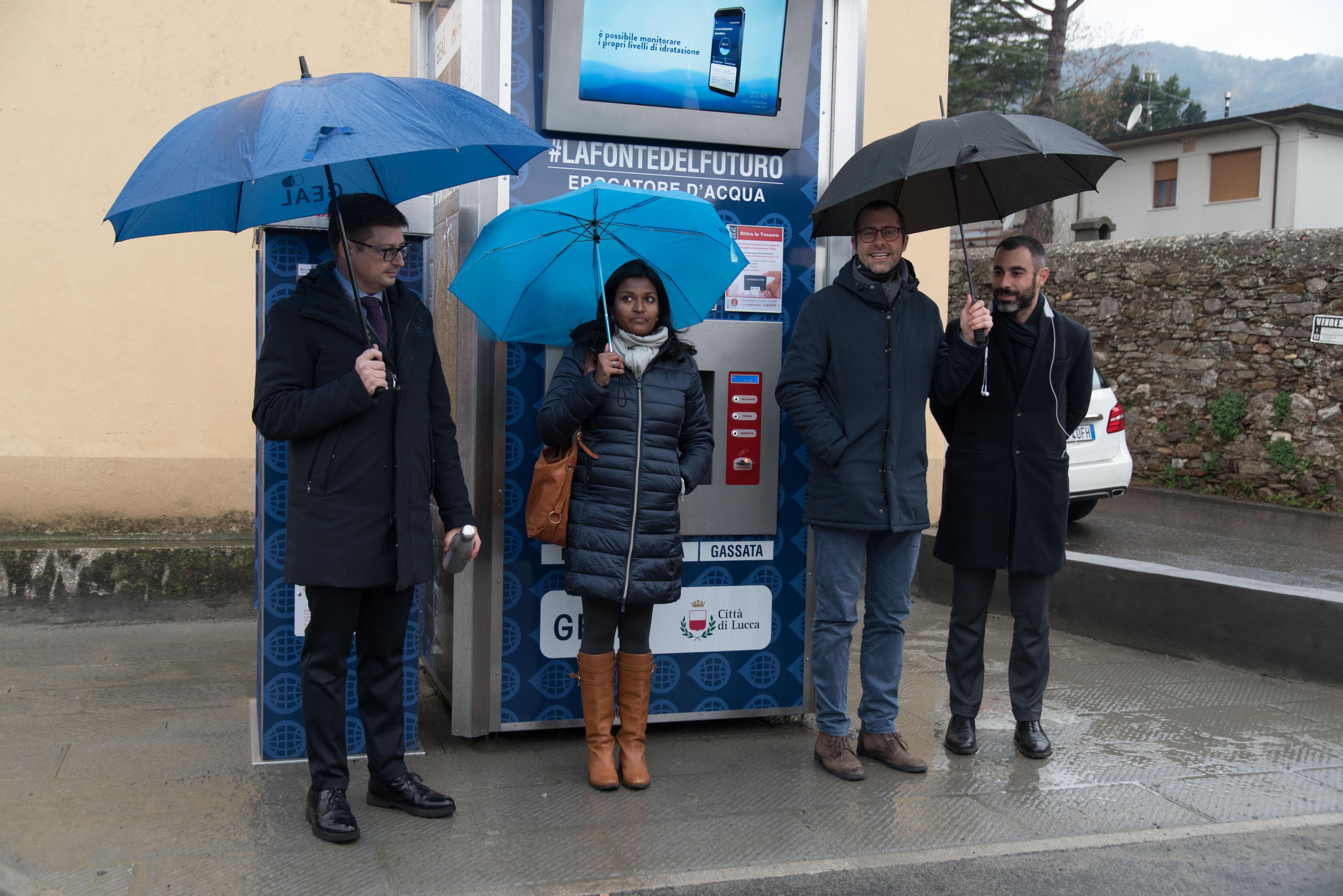 L'inaugurazione della Fonte del futuro (Foto Sernacchioli)