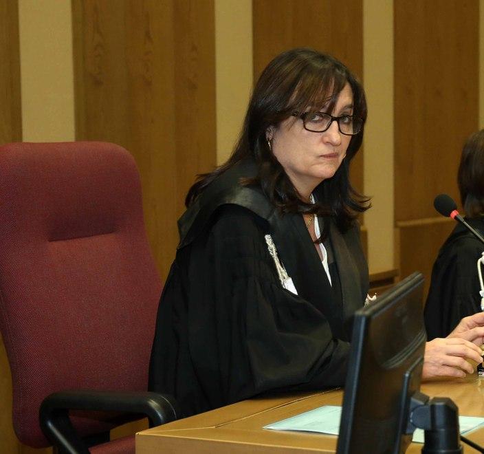 Perseguitata, si sfoga in aula «La mia vita è un calvario» 