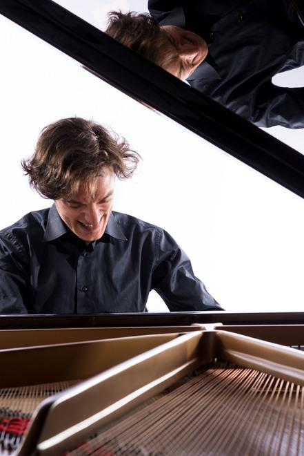 “Piano solo” al teatro Bonci Sul palco c’è Taverna