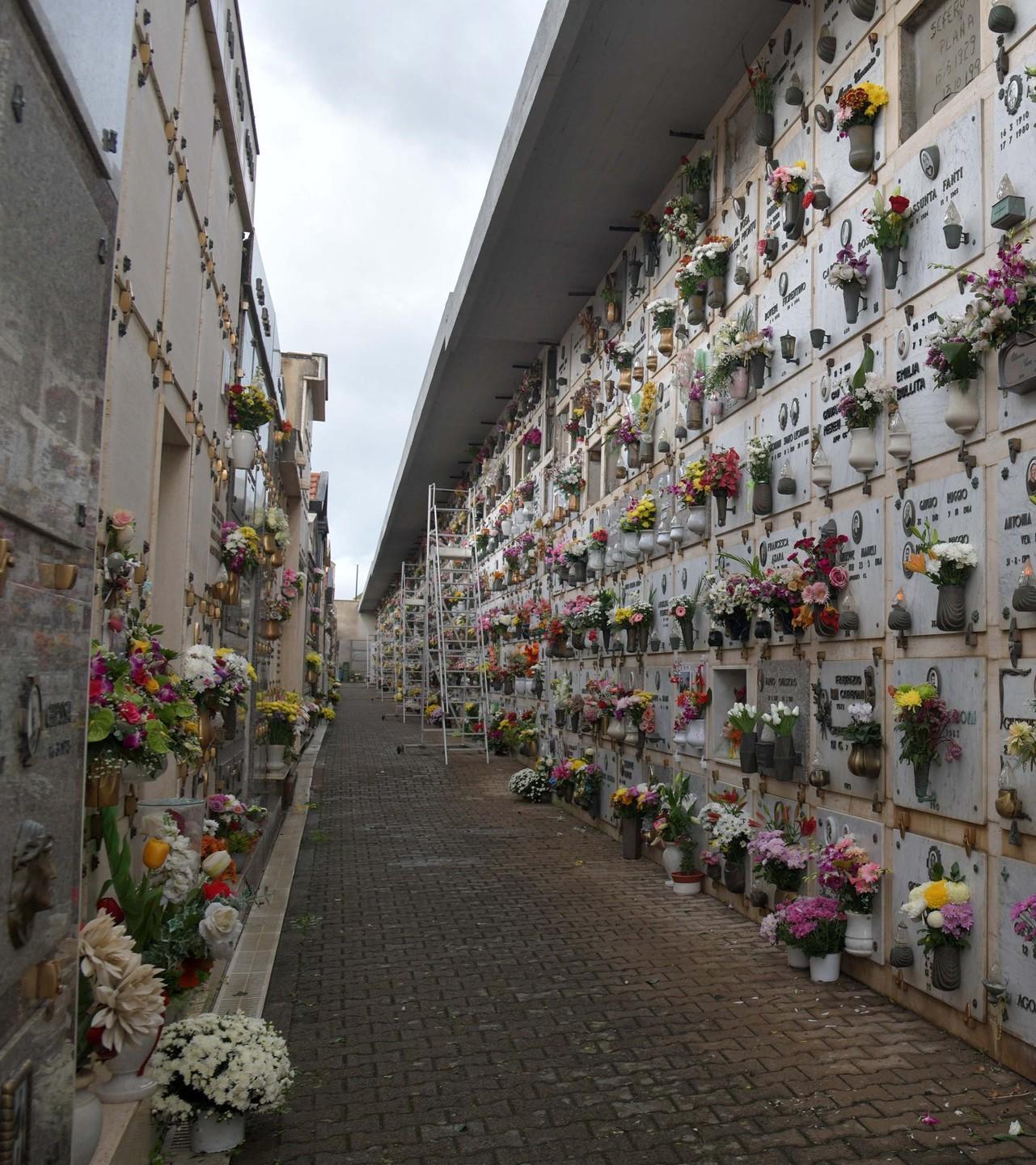 Abusi edilizi in cimitero i reati sono prescritti 