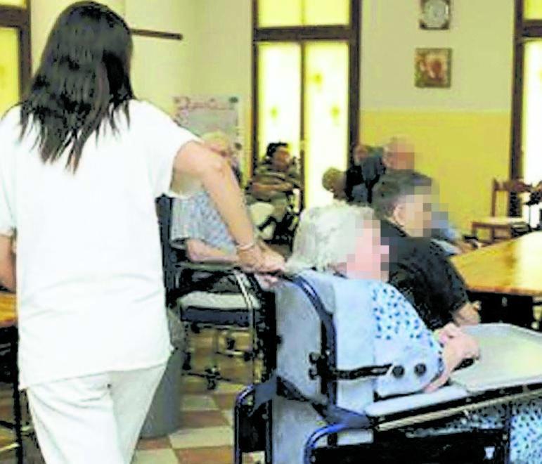 Modena e provincia: «Case di riposo, manca metà del personale» 