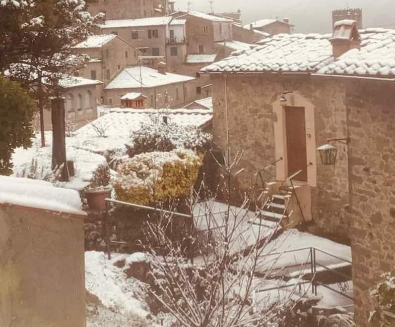 Fiocchi di neve nella Valleriana