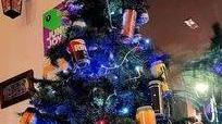 Alberi splendenti e lattine di birra: ecco le creazioni dei lettori del Tirreno