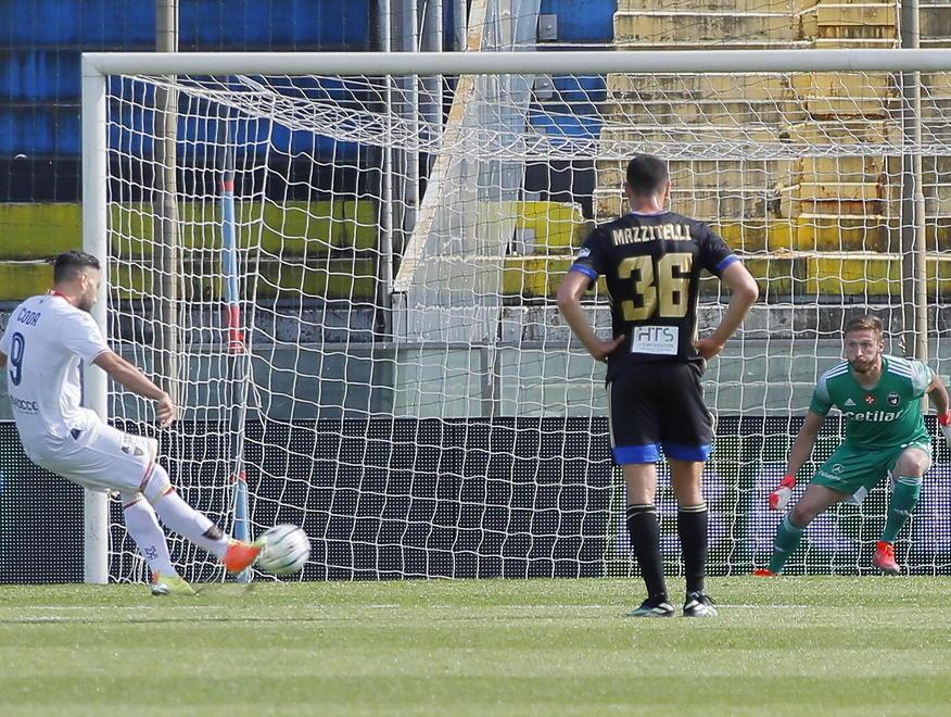 Dalla promozione a braccetto alle proteste dello scorso torneo