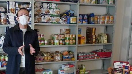 «So cosa vuol dire il Natale senza niente» Infermiera compra regali ai bimbi poveri