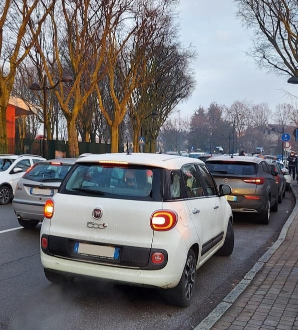 L’incidente davanti a scuola «Servono in fretta soluzioni» 