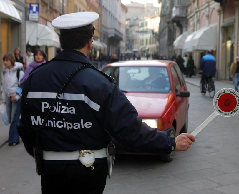 Già scattato lungo il percorso il divieto di sosta con rimozione 
