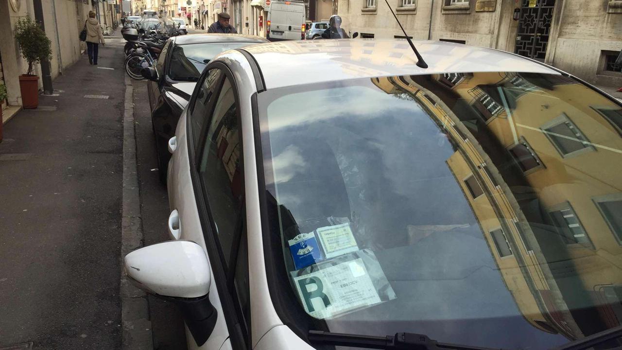 Contrassegni auto per parcheggiare a Livorno, c'è da pagare ...
