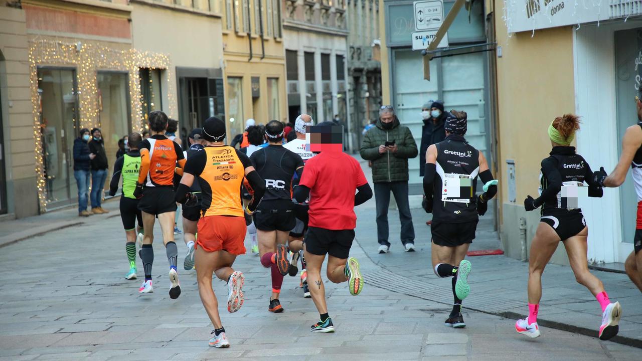 Reggio Emilia, si sente male alla maratona: morto corridore di 51 anni di Albinea