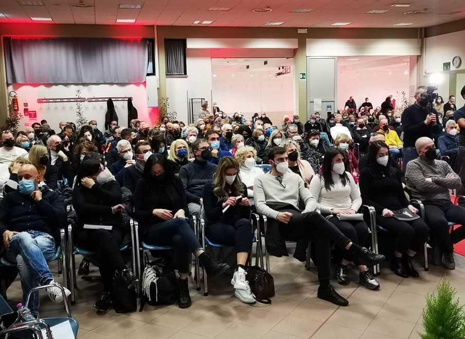 Lacrime e ricordi: «Un privilegio aver camminato al tuo fianco» - Foto