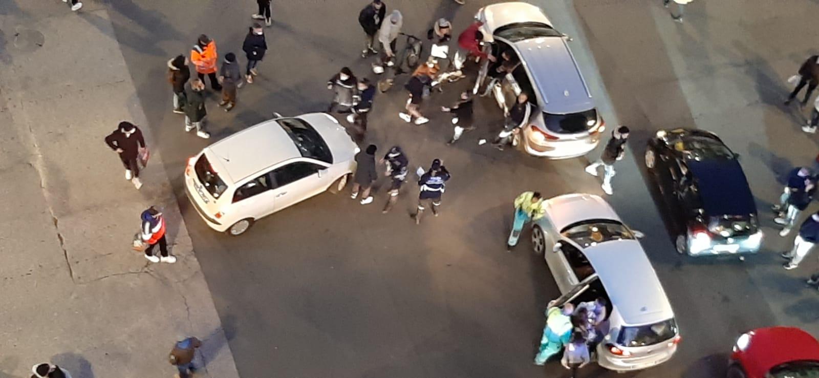 La polizia municipale mentre riporta la calma