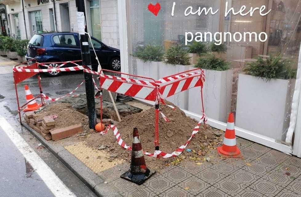 Cantiere abbandonato da giorni: la protesta 
