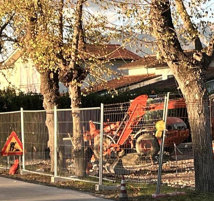 Un parco pubblico a Vittoria Apuana Aperto il cantiere