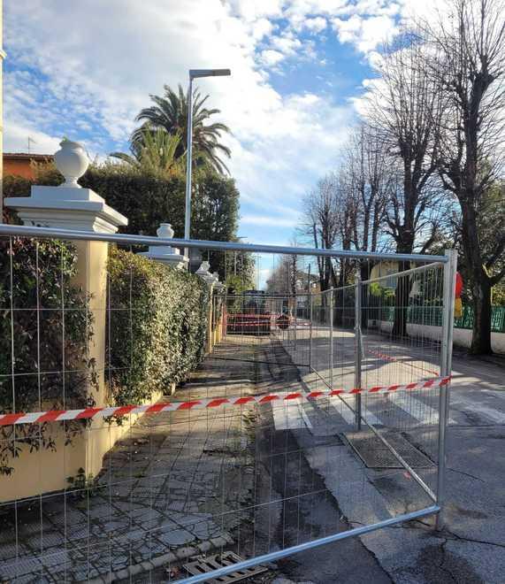 Nuova fognatura contro i “laghi” davanti alle scuole