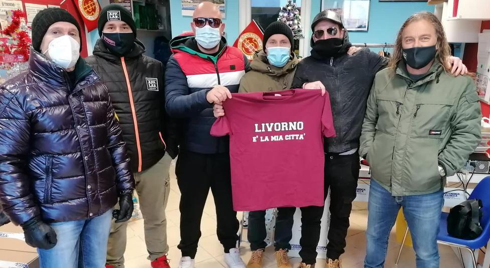 L’associazione anche oggi porta i regali 