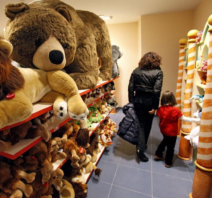 Un sorriso ai bimbi compra un dono e lascialo in negozio 