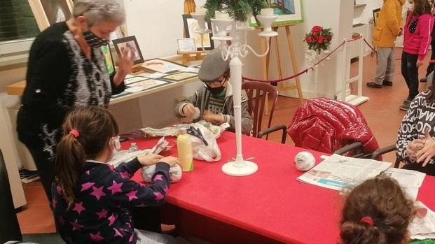 L’artigianato tessile conquista i bimbi «Sono pezzi unici»