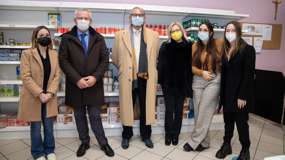 Dal Lions Club tremila euro per aiutare famiglie bisognose
