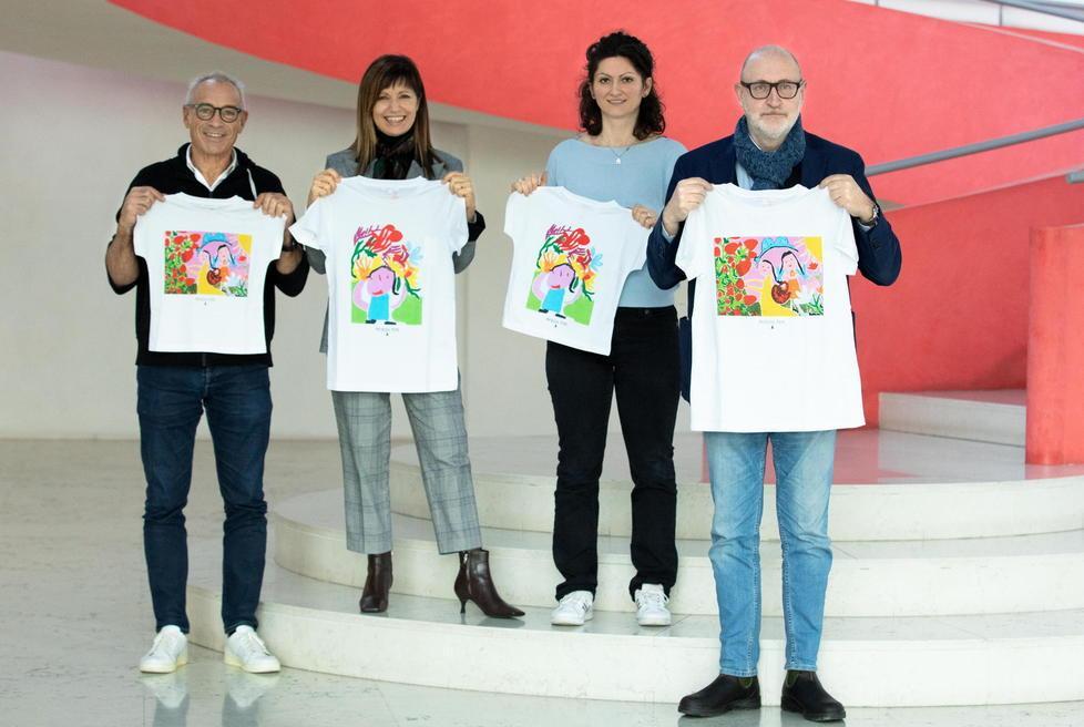 Disegni anni Sessanta sulle t-shirt per Ami donate da Patrizia Pepe 