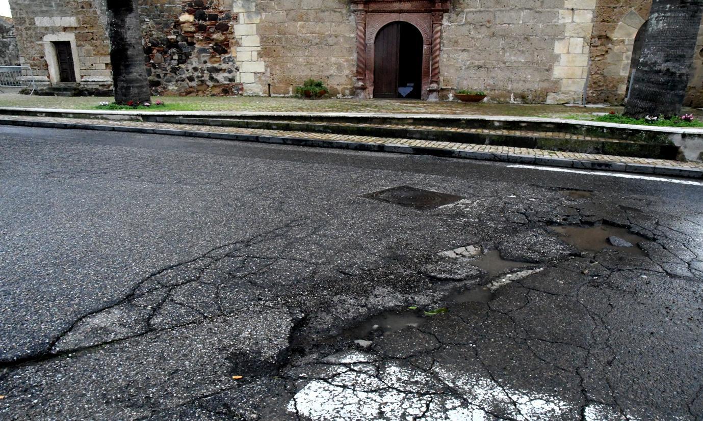 Strade da incubo a Massama