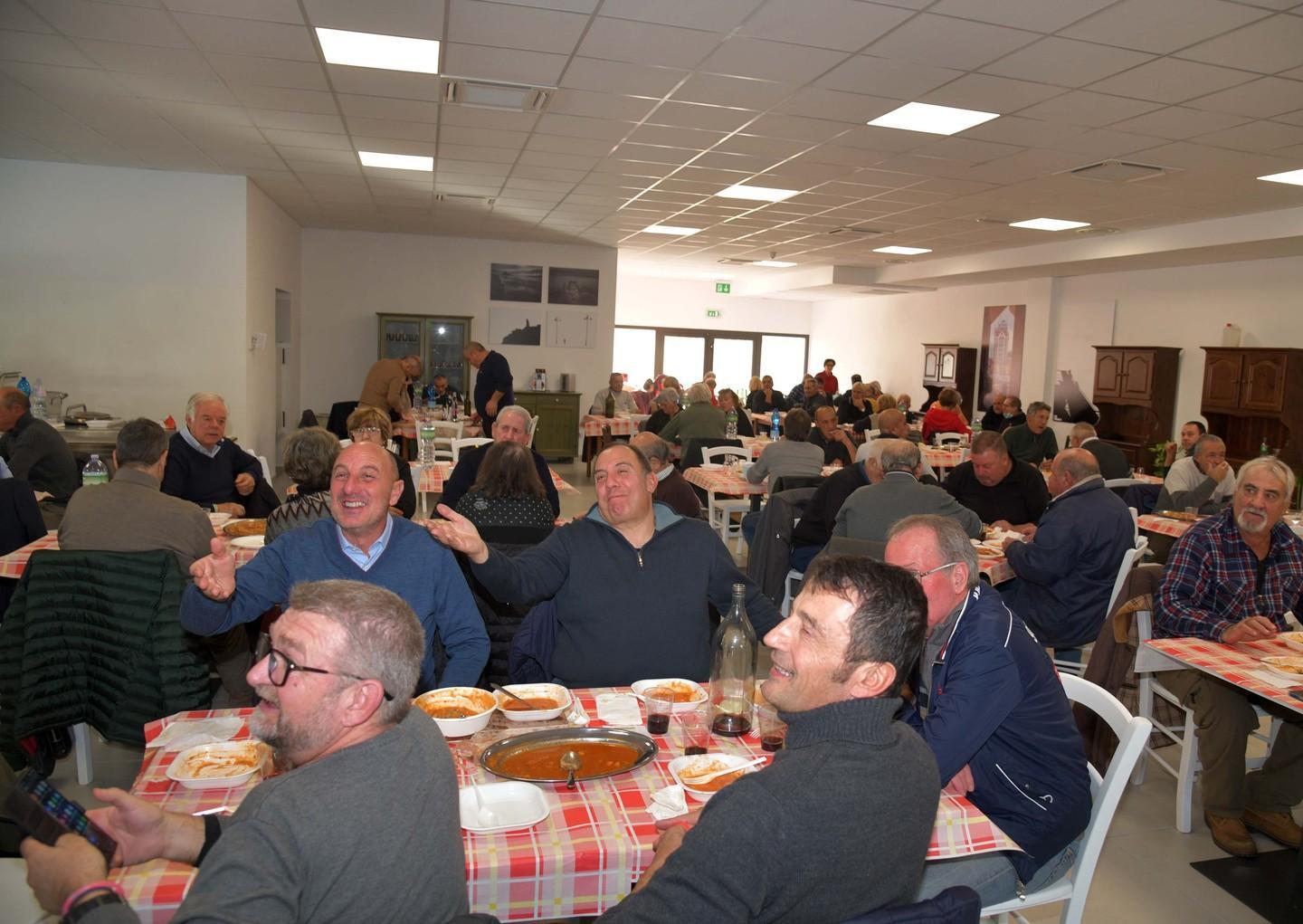 Spopolano i piatti della confraternita della trippa 
