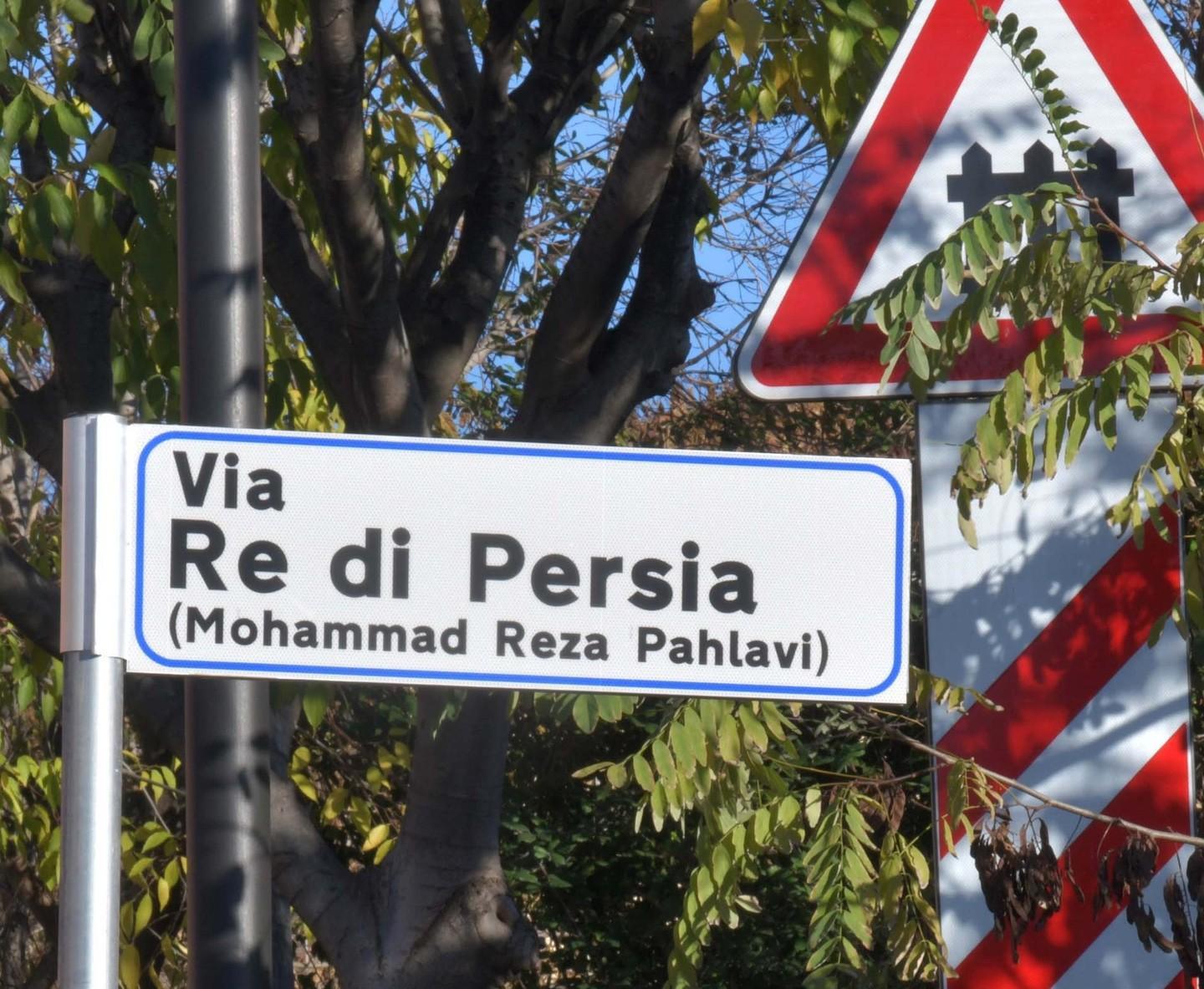 Una via per il re di Persia scatta la rivolta sui social 