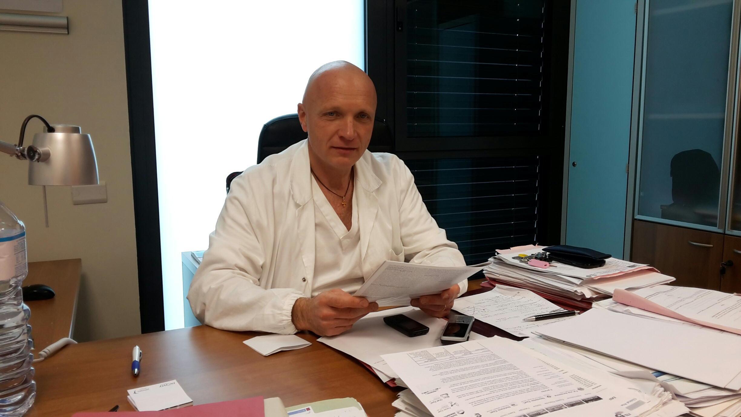 Il dottor Sauro Luchi, primario del reparto di Malattie infettive ed epatologia
