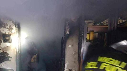 A fuoco appartamento a Marina di Massa: due case dichiarate inagibili