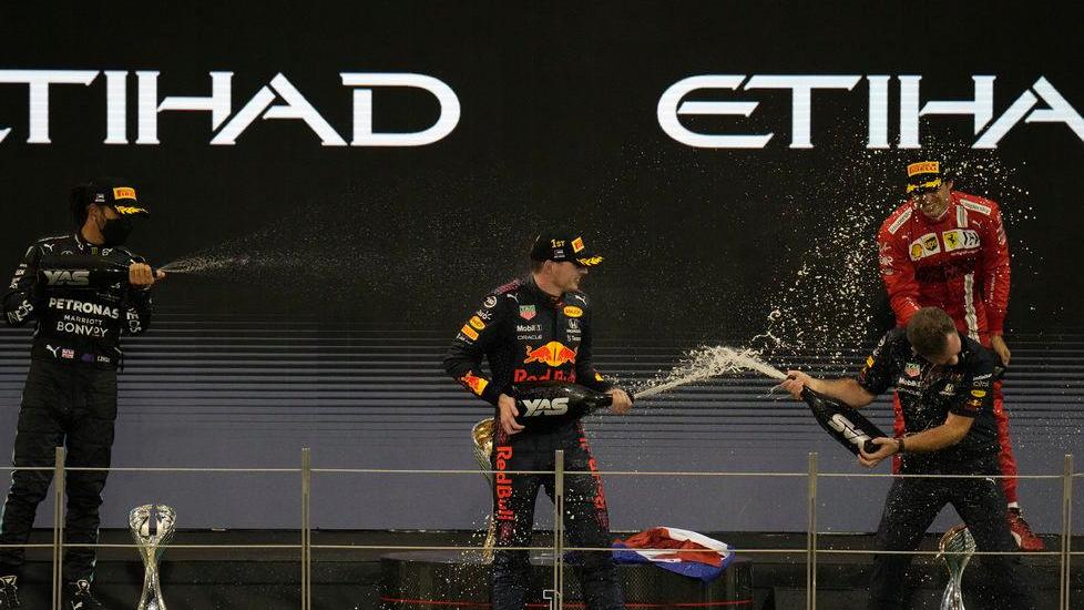 Verstappen, il mondiale all’ultimo giro. «Ci ho sempre creduto, è un miracolo»
