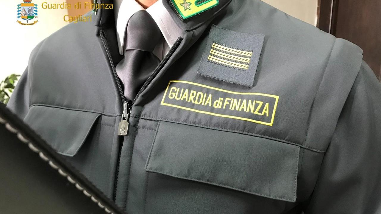 Agente sportivo perquisito dai finanzieri, chiesti i documenti a 11 club: c'è anche il Cagliari