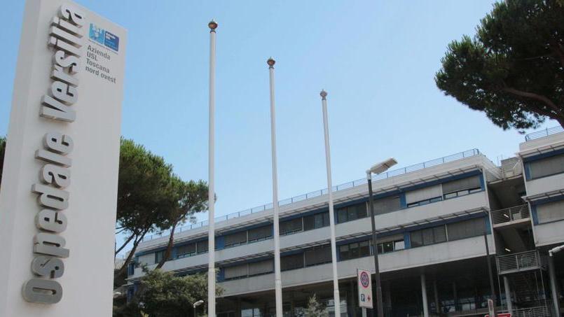Dimissioni anche nei giorni di festa per far respirare l'ospedale Versilia
