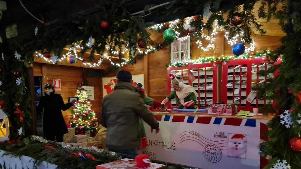 Il villaggio di Babbo Natale incanta grandi e piccini, fine settimana da record