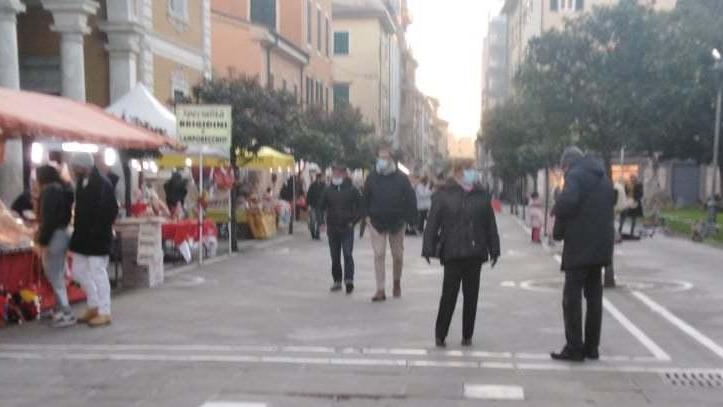 La festa della Proloco fa centro Ma tanti negozi restano chiusi