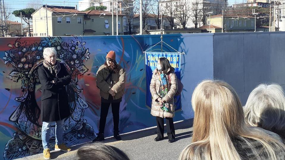 A Viareggio ecco il quarto murale per ricordare la strage in via Ponchielli