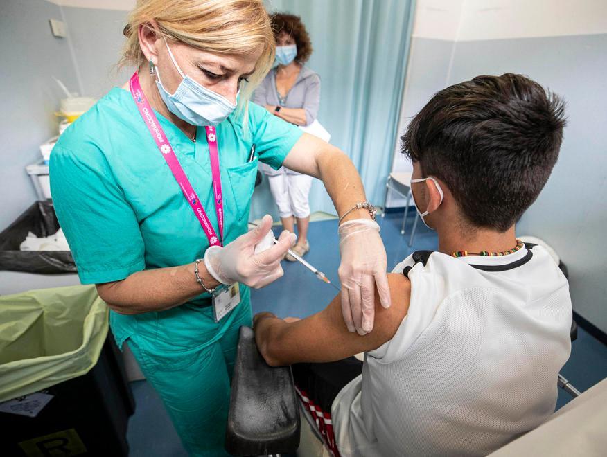 Vaccini per i bambini da 5 a 11 anni A Piombino prenotazioni a rilento 
