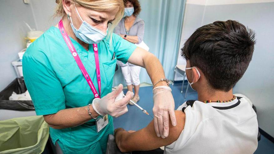 Vaccini per i bambini da 5 a 11 anni A Piombino prenotazioni a rilento