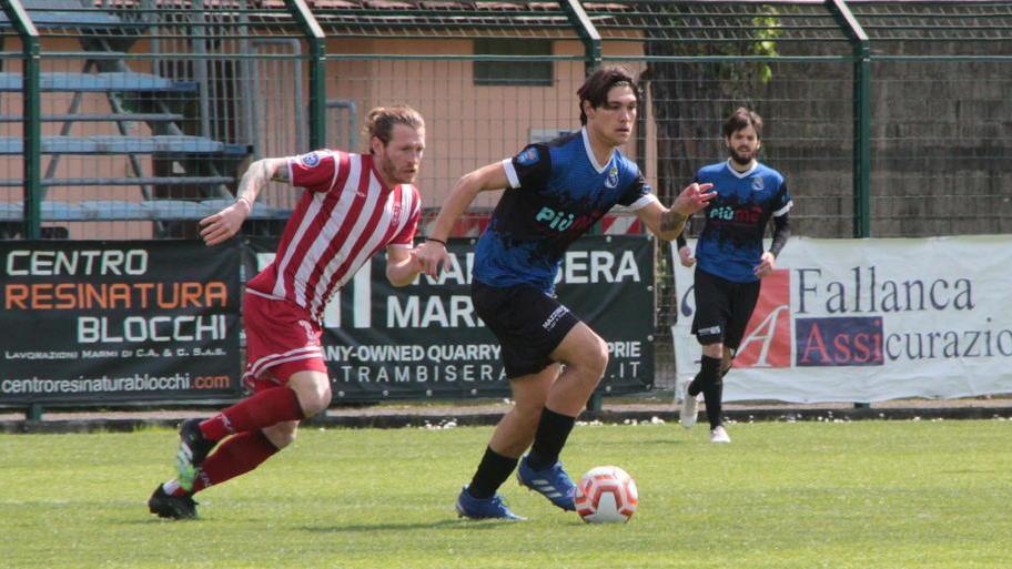 La sfida Real Forte-Prato si accende nella ripresa ma termina senza vincitori