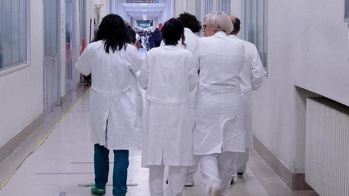 Prima la tosse, poi il respiro affannato. A Massa bimbo ricoverato per virus sinciziale