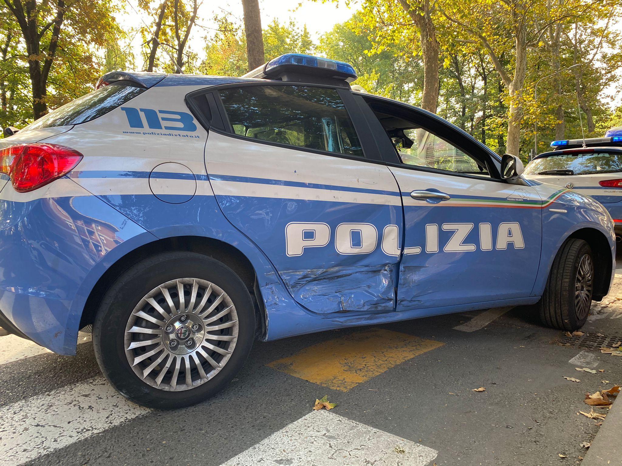 Reggio Emilia: rincasa e viene rapinato dell'orologio da due banditi