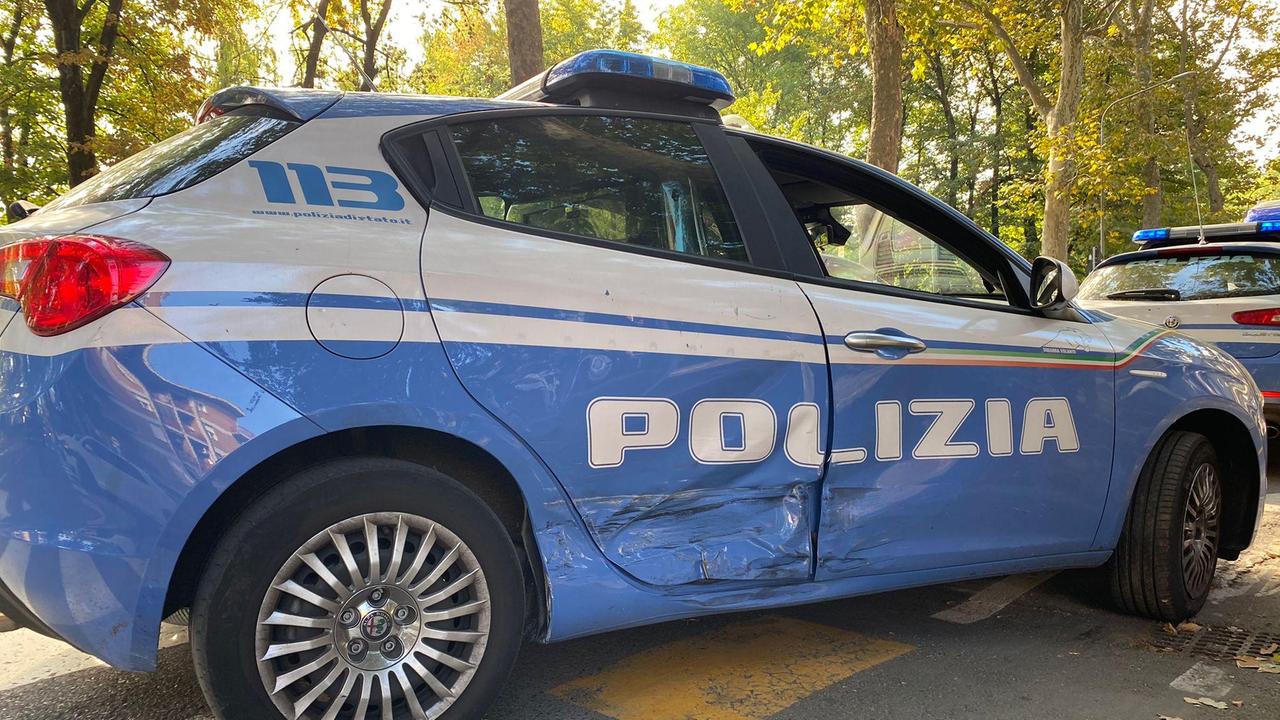 Reggio Emilia: rincasa e viene rapinato dell'orologio da due banditi