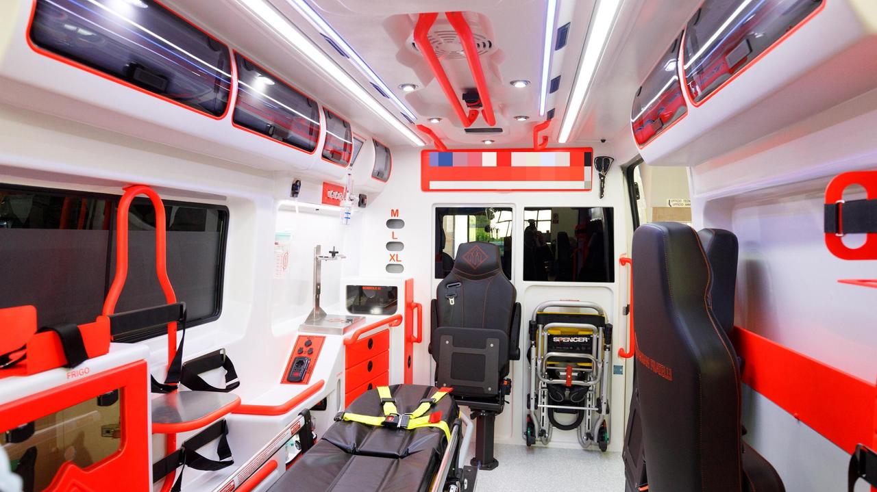L'interno di un'ambulanza (foto d'archivio)