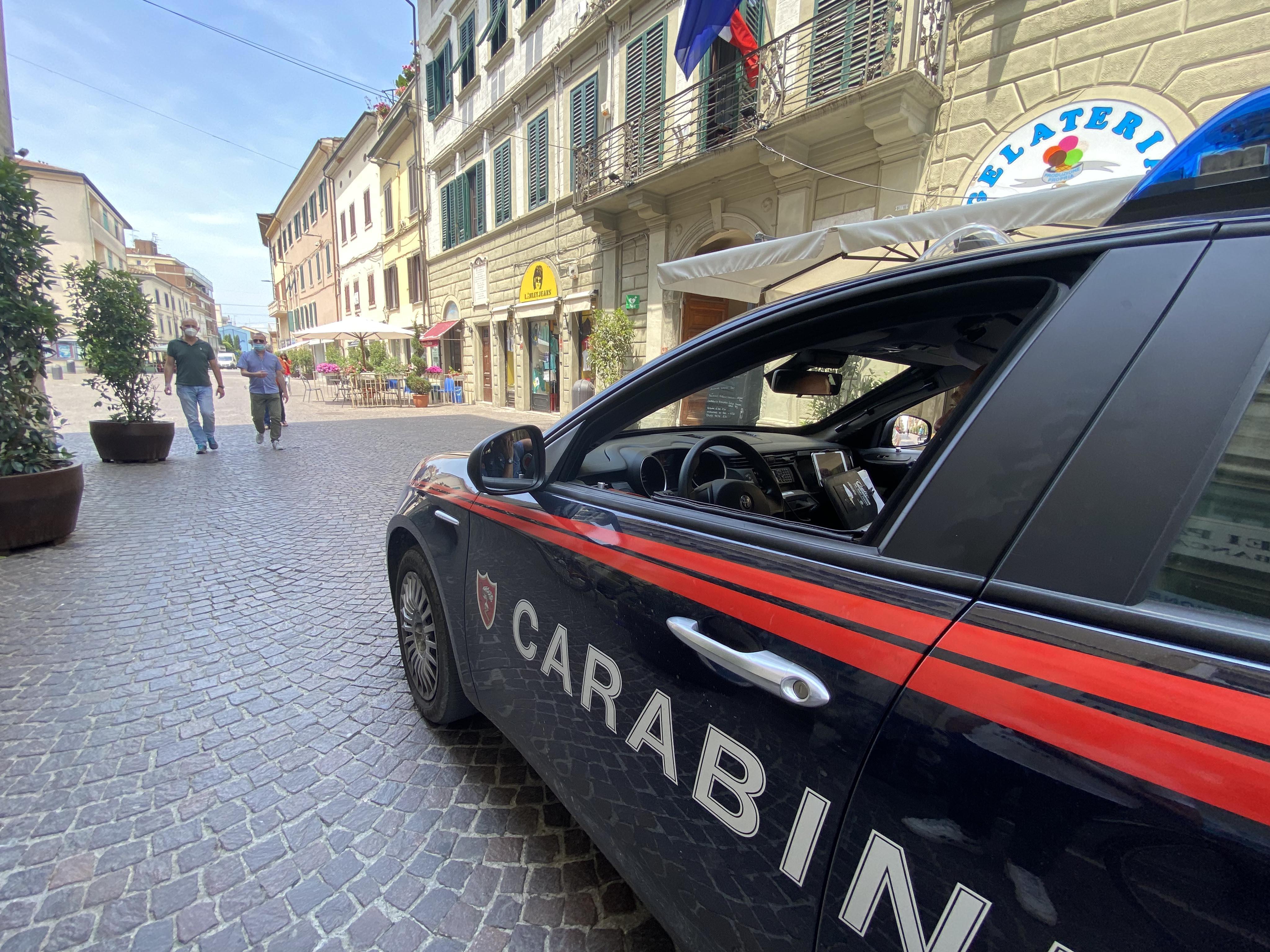 Un'auto dei carabinieri in una foto d'archivio
