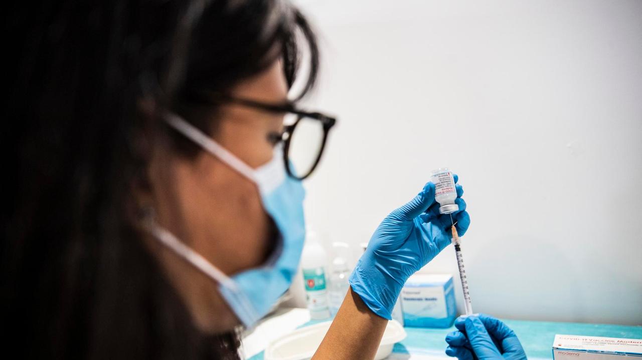 Scuola, in Toscana 4.000 lavoratori senza vaccino. Aperto il portale per chi ha l'obbligo