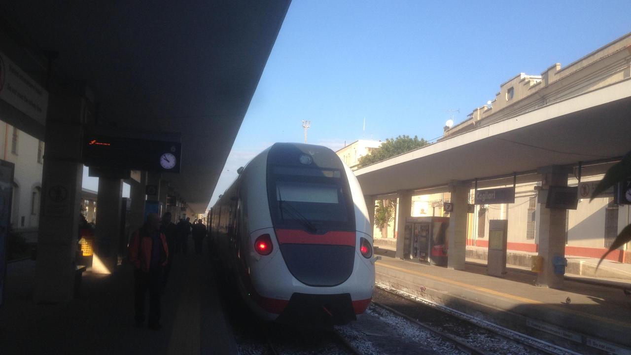 Caos trasporti, da Cagliari a Porto Torres un viaggio incubo di 7 ore 