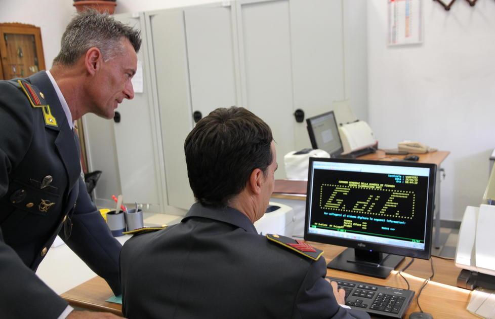 Riscuoteva il reddito di cittadinanza ma aveva due case in Costa Azzurra 
