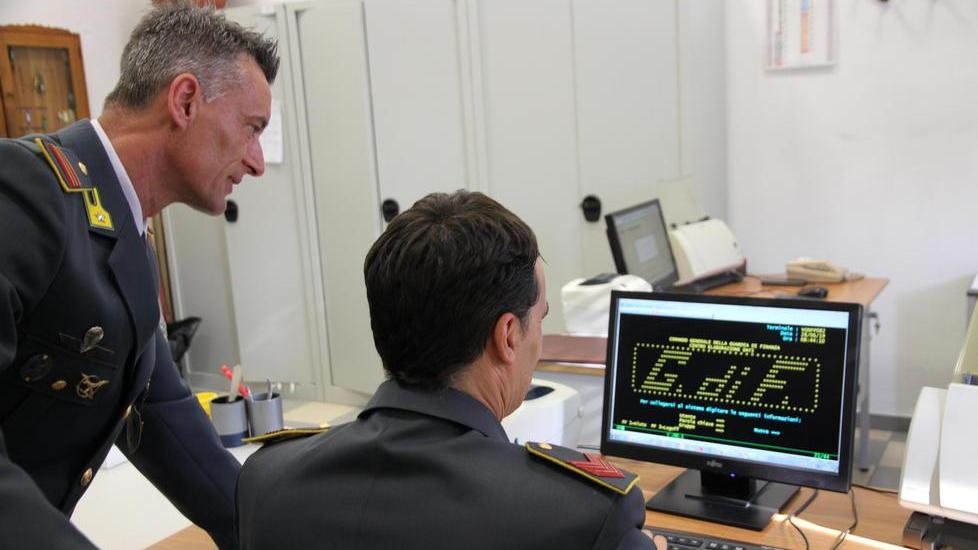 Riscuoteva il reddito di cittadinanza ma aveva due case in Costa Azzurra